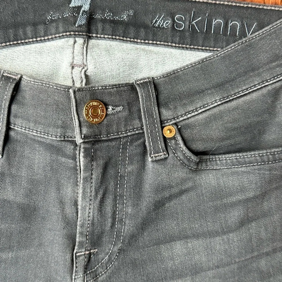 7 For All Mankind The Skinny Black Gray Distressed Jeans Side Zipper Leg Size 25 - Picture 4 of 8